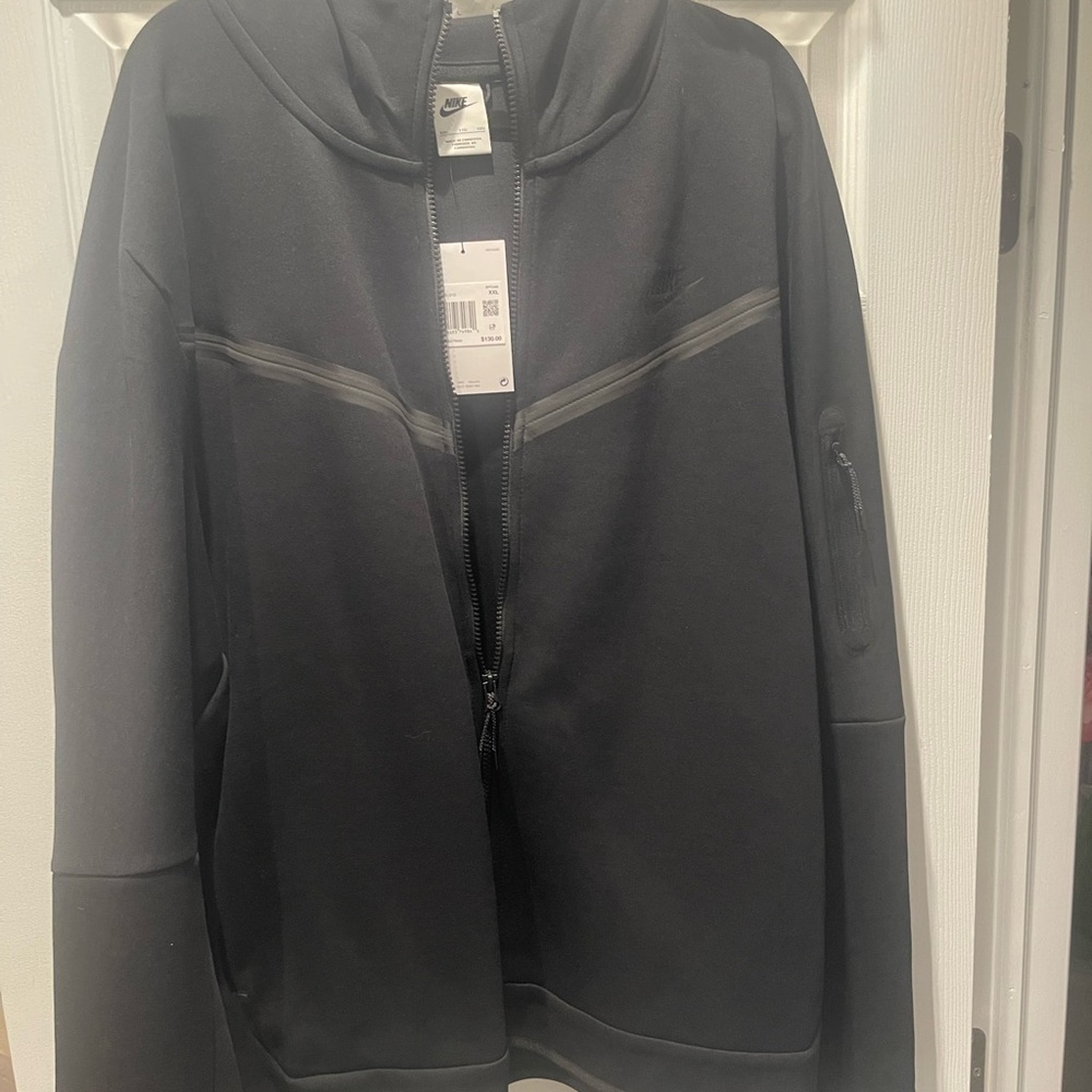 Nike sportswear tech fleece